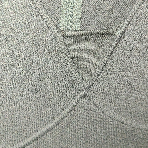 St. John Knits - Picture 8 of 16